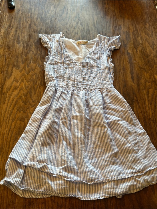 Vineyard Vines Dresses & Skirts - Vineyard Vines Blue & White Striped Smocked Summer Dress